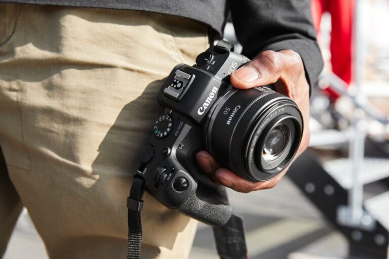 Canon EOS R8 und R50: Zahlreiche technische Daten geleakt