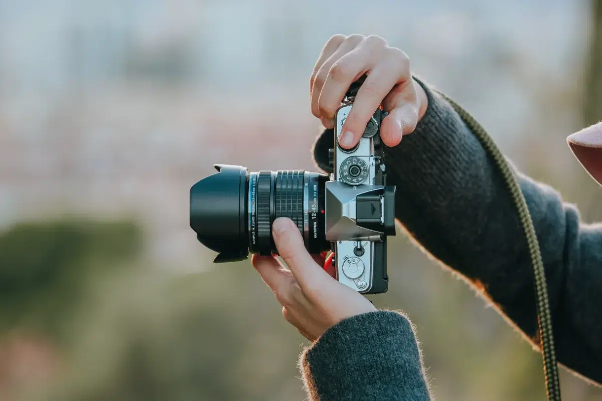 Umfrage-Wie-h-ufig-kauft-ihr-eine-neue-Kamera-