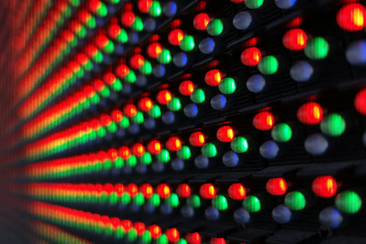 Forscher-entwickeln-Pixel-der-Licht-aufnehmen-UND-anzeigen-kann